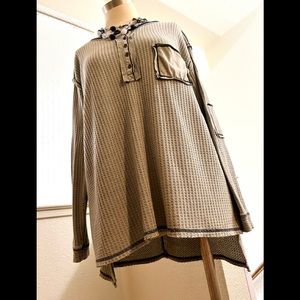 EUC L She + Sky Gray Waffle Knit Thermal Top